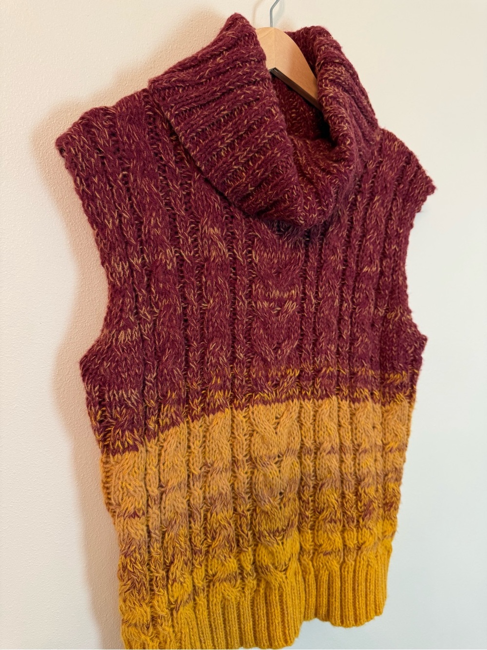 525 America Cozy Ombre Cable Knit Turtleneck Sweater Vest XS NWT - Picture 4 of 9